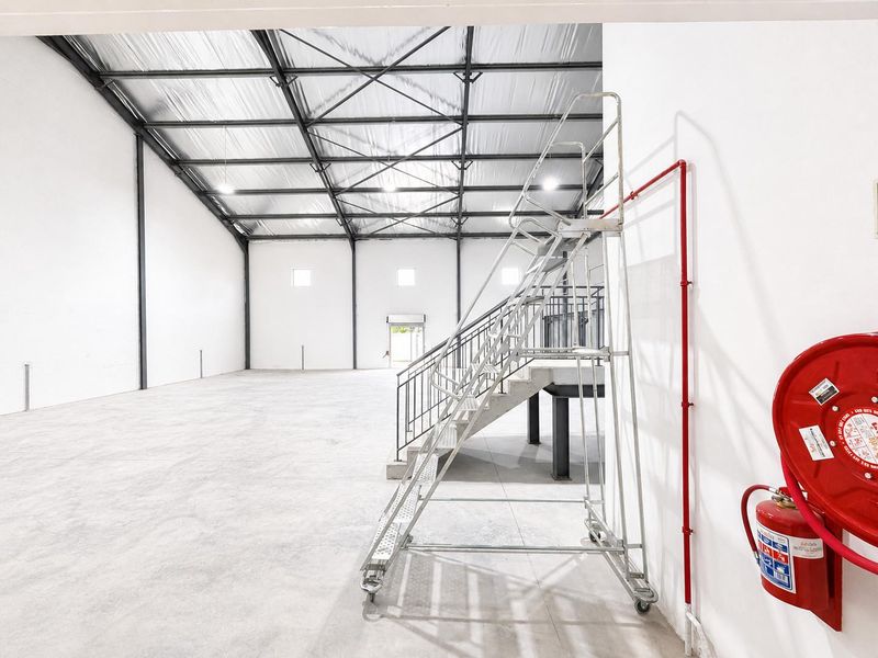 Modern Industrial Facility with Premium Office Component in Fisantekraal Industrial, Durbanville - Photo 9