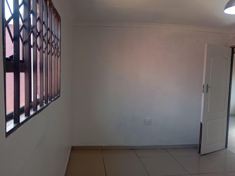 House To Rent in Naledi, Soweto - Photo 6