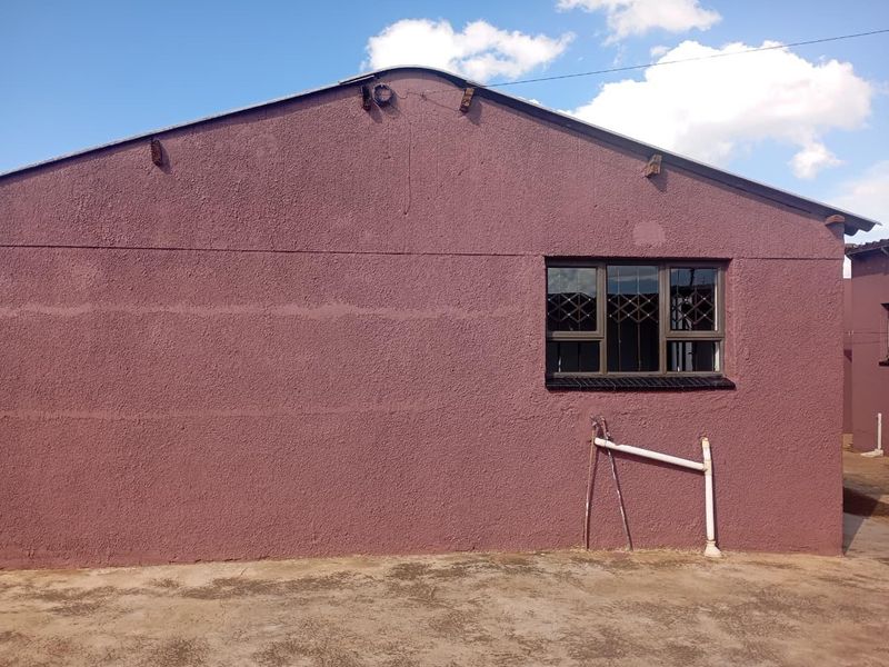 House To Rent in Naledi, Soweto - Photo 2