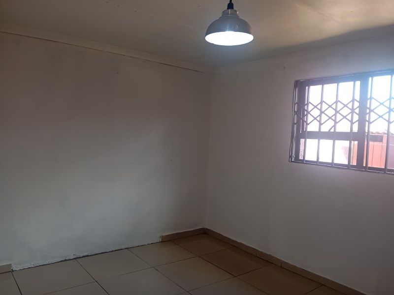 House To Rent in Naledi, Soweto - Photo 10