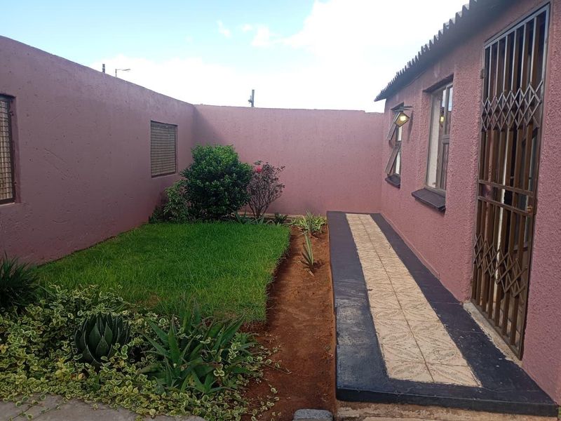 House To Rent in Naledi, Soweto - Photo 8