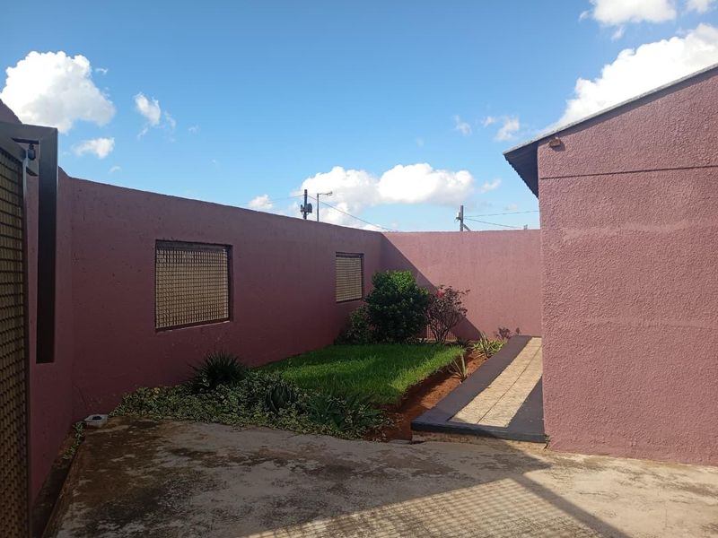 House To Rent in Naledi, Soweto - Photo 7
