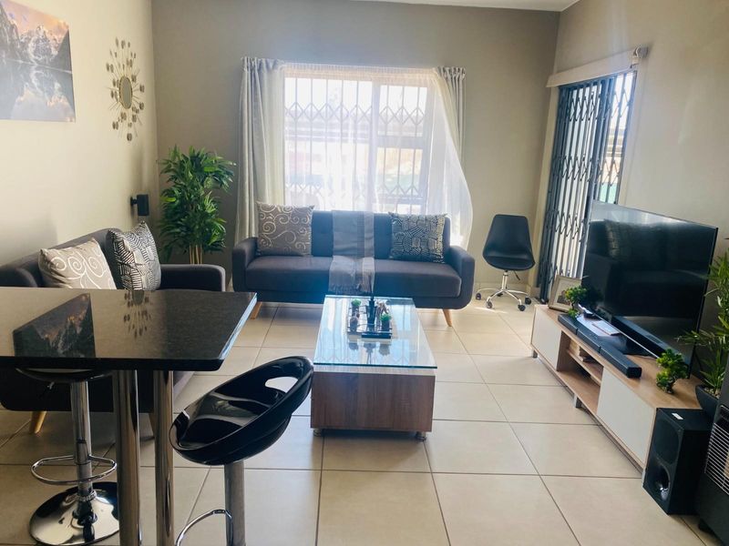 2-Bedroom, 1-Bathroom Ground Floor Apartment for Rent - Photo 4