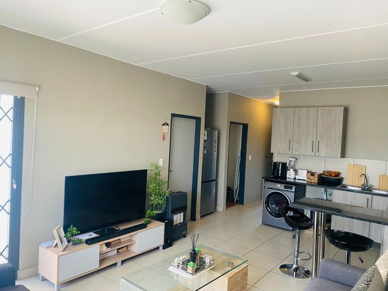 2-Bedroom, 1-Bathroom Ground Floor Apartment for Rent - Photo 5