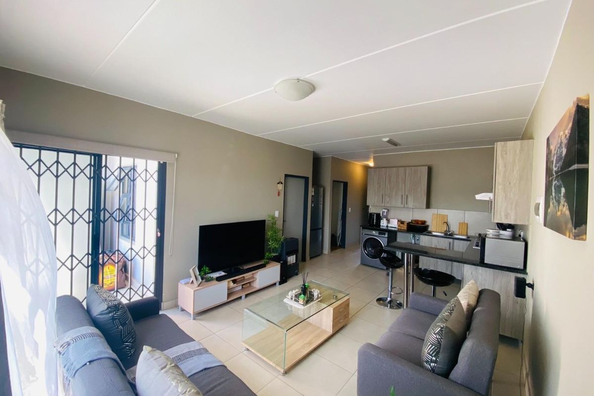 2-Bedroom, 1-Bathroom Ground Floor Apartment for Rent - Photo 3