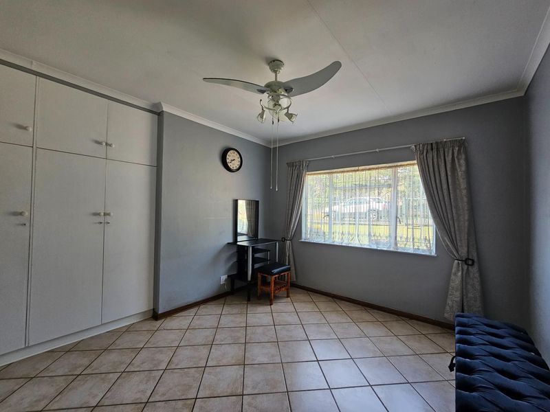 House with flat and pool in Barberton - Photo 9