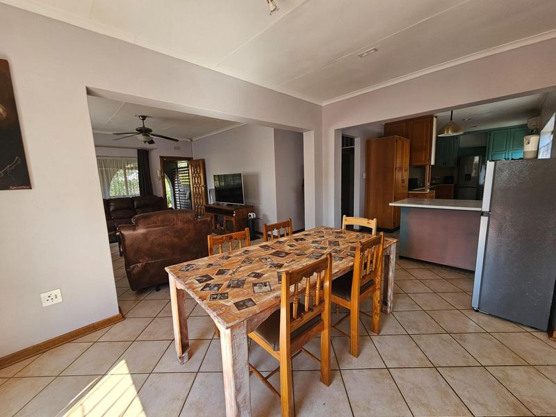 House with flat and pool in Barberton - Photo 3