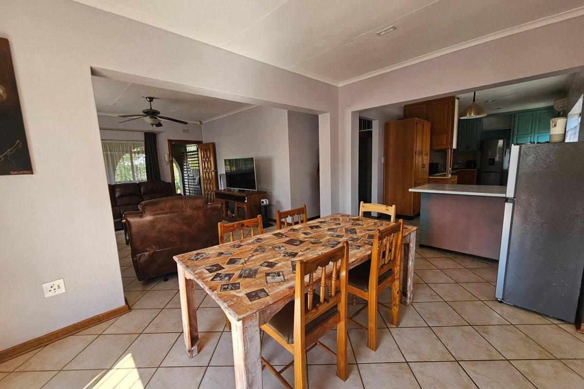 House with flat and pool in Barberton - Photo 3