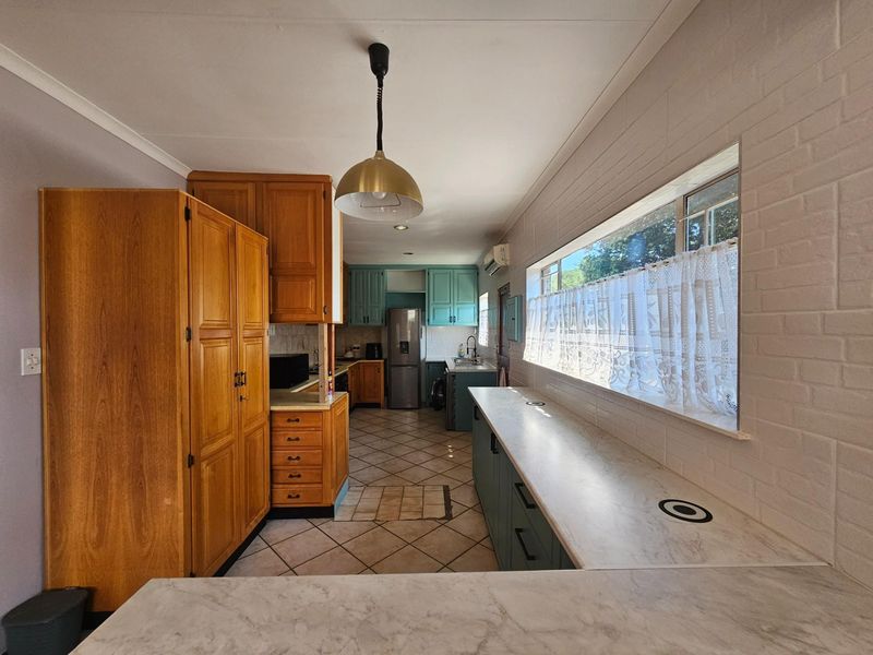 House with flat and pool in Barberton - Photo 4