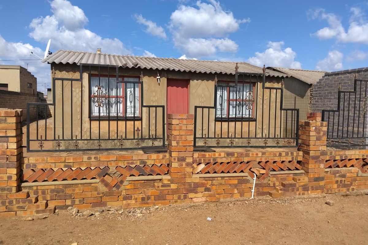 House For Sale in Sebokeng Zone 7, Sebokeng - Photo 2