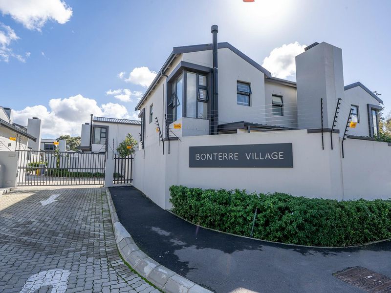Modern Duplex in the Secure Bonterre Village, Vierlanden - Photo 1