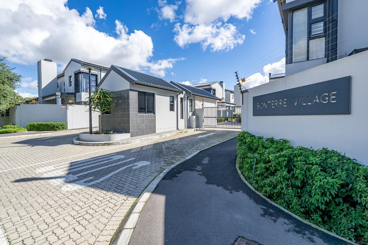 Modern Duplex in the Secure Bonterre Village, Vierlanden - Photo 2