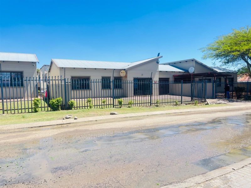 Apartment For Sale in Stoffberg Complex Brits Central, Brits, North West - Photo 1