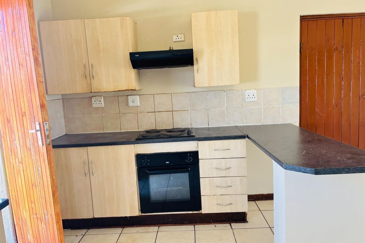 Apartment For Sale in Stoffberg Complex Brits Central, Brits, North West - Photo 5