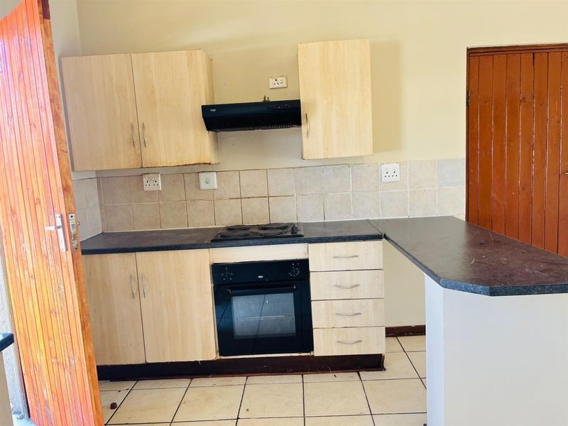 Apartment For Sale in Stoffberg Complex Brits Central, Brits, North West - Photo 6