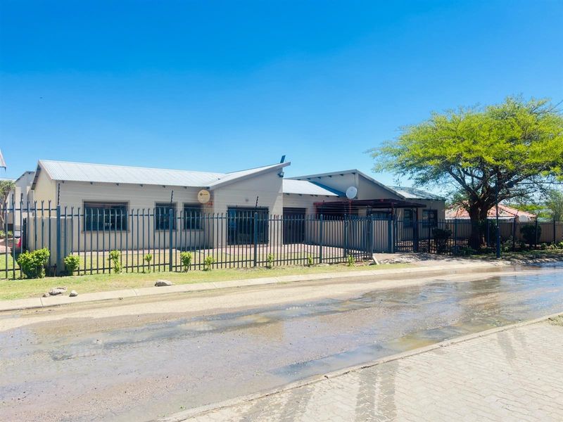 Apartment For Sale in Stoffberg Complex Brits Central, Brits, North West - Photo 2