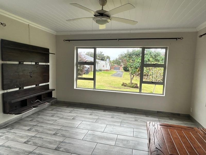 Coastal Living with Solar Efficiency - Rental in Queensberry Bay - Photo 6