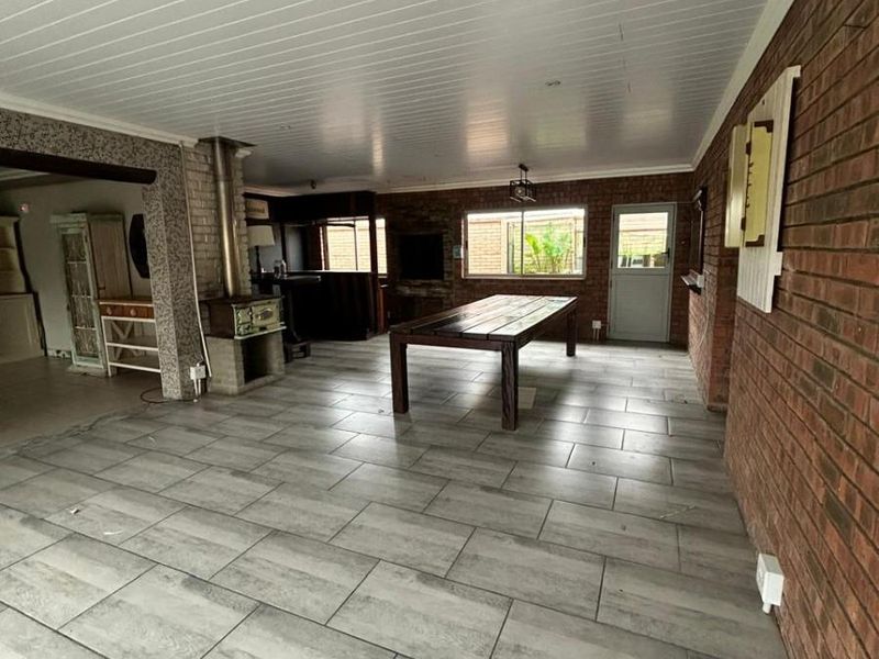 Coastal Living with Solar Efficiency - Rental in Queensberry Bay - Photo 4