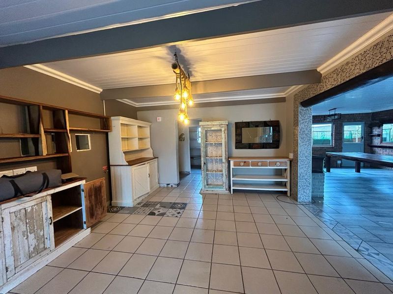 Coastal Living with Solar Efficiency - Rental in Queensberry Bay - Photo 7