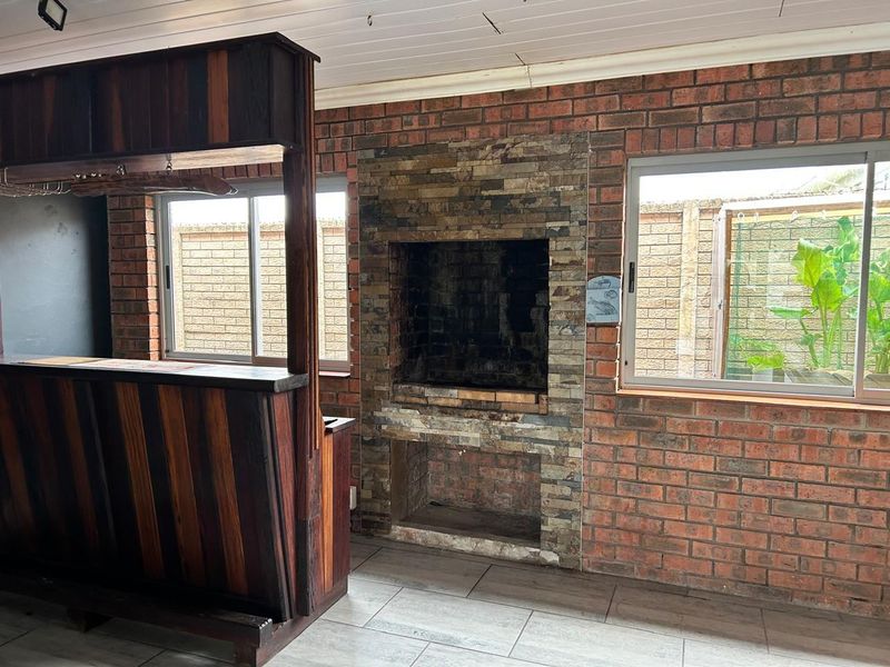Coastal Living with Solar Efficiency - Rental in Queensberry Bay - Photo 5