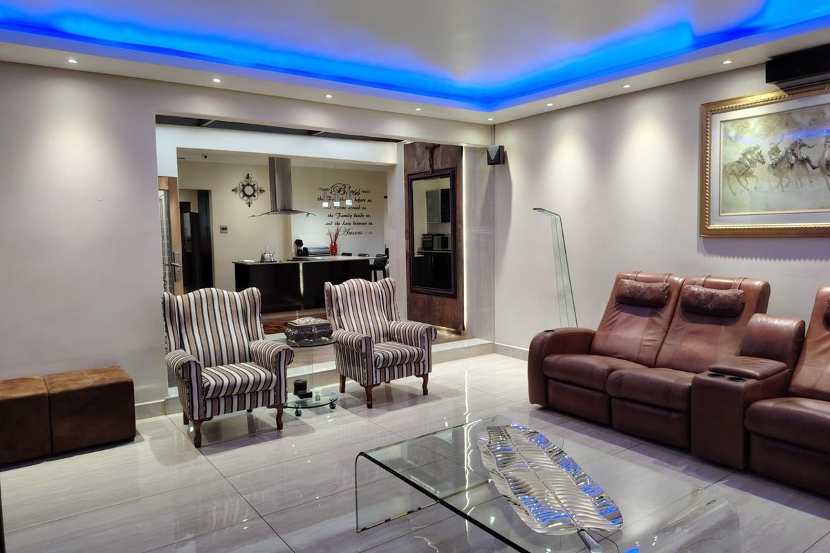 House For Sale in Westville, Durban, KwaZulu Natal - Photo 3