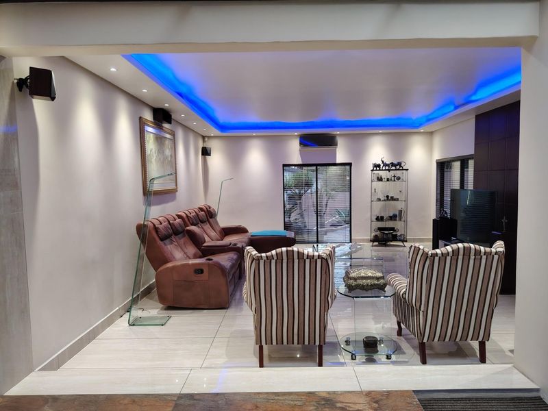 House For Sale in Westville, Durban, KwaZulu Natal - Photo 2