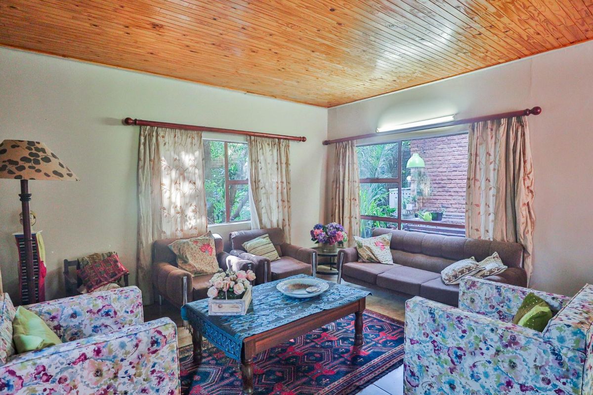 Family Home near Schools in Schoemansville - Photo 2