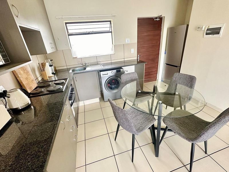 First Floor 1 Bed Apartment For Sale in Barbeque Downs, Midrand - Photo 9