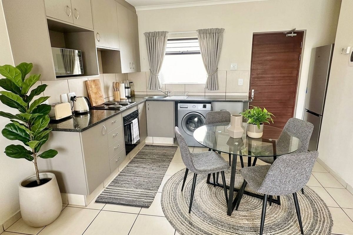 First Floor 1 Bed Apartment For Sale in Barbeque Downs, Midrand - Photo 2