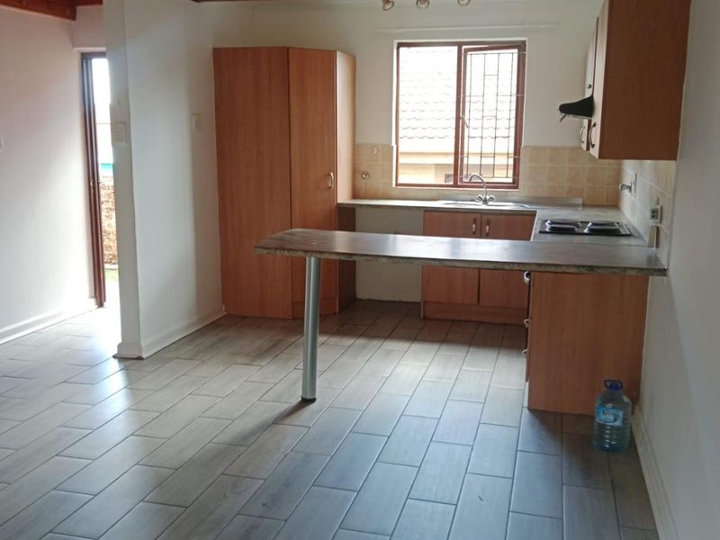 Townhouse For Sale in Halfway Gardens, Midrand - Photo 5
