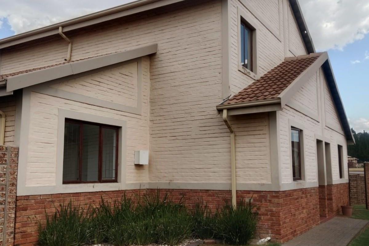 Townhouse For Sale in Halfway Gardens, Midrand - Photo 3