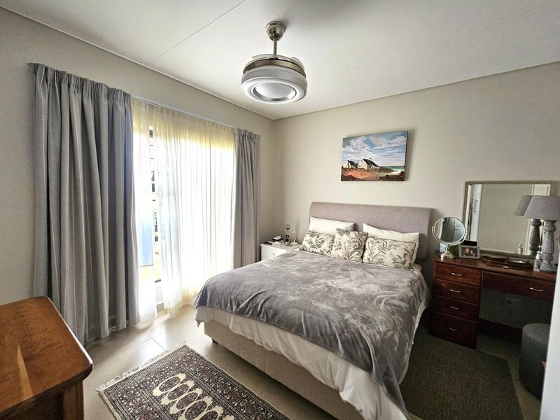 Ideal Lock-Up-and-Go 2 Bedroom House in Bateleur Estate - Photo 9