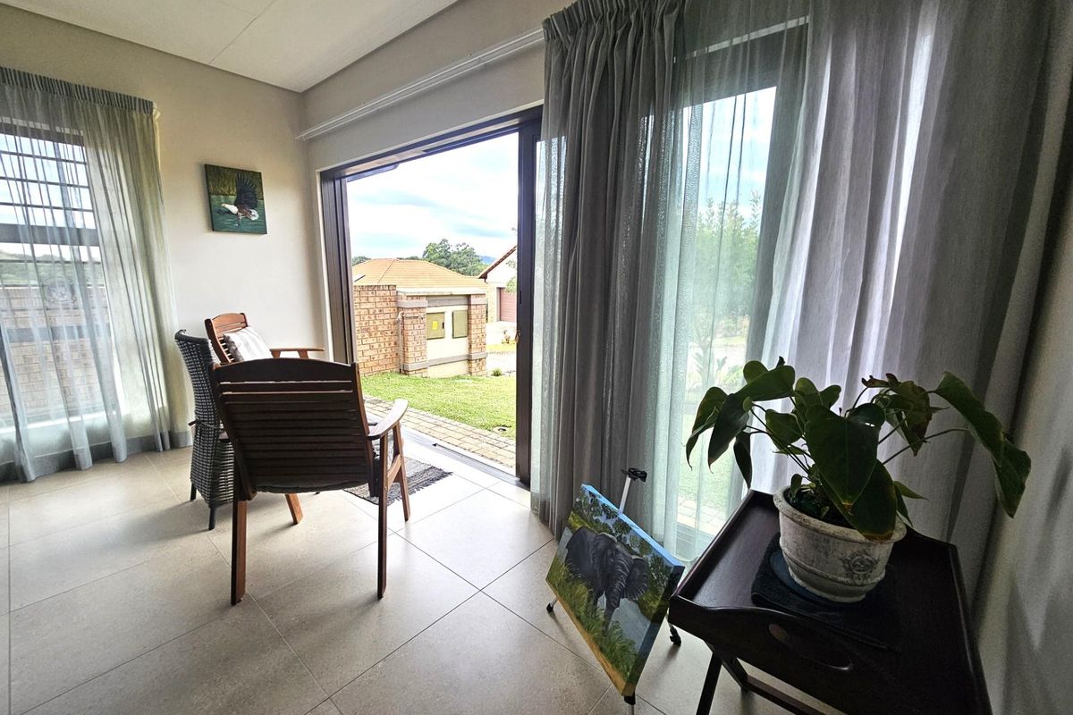 Ideal Lock-Up-and-Go 2 Bedroom House in Bateleur Estate - Photo 4