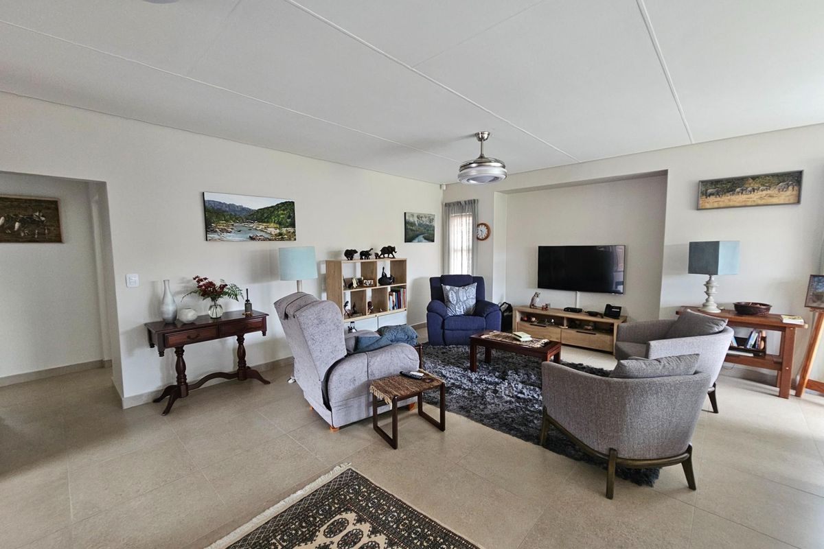 Ideal Lock-Up-and-Go 2 Bedroom House in Bateleur Estate - Photo 3