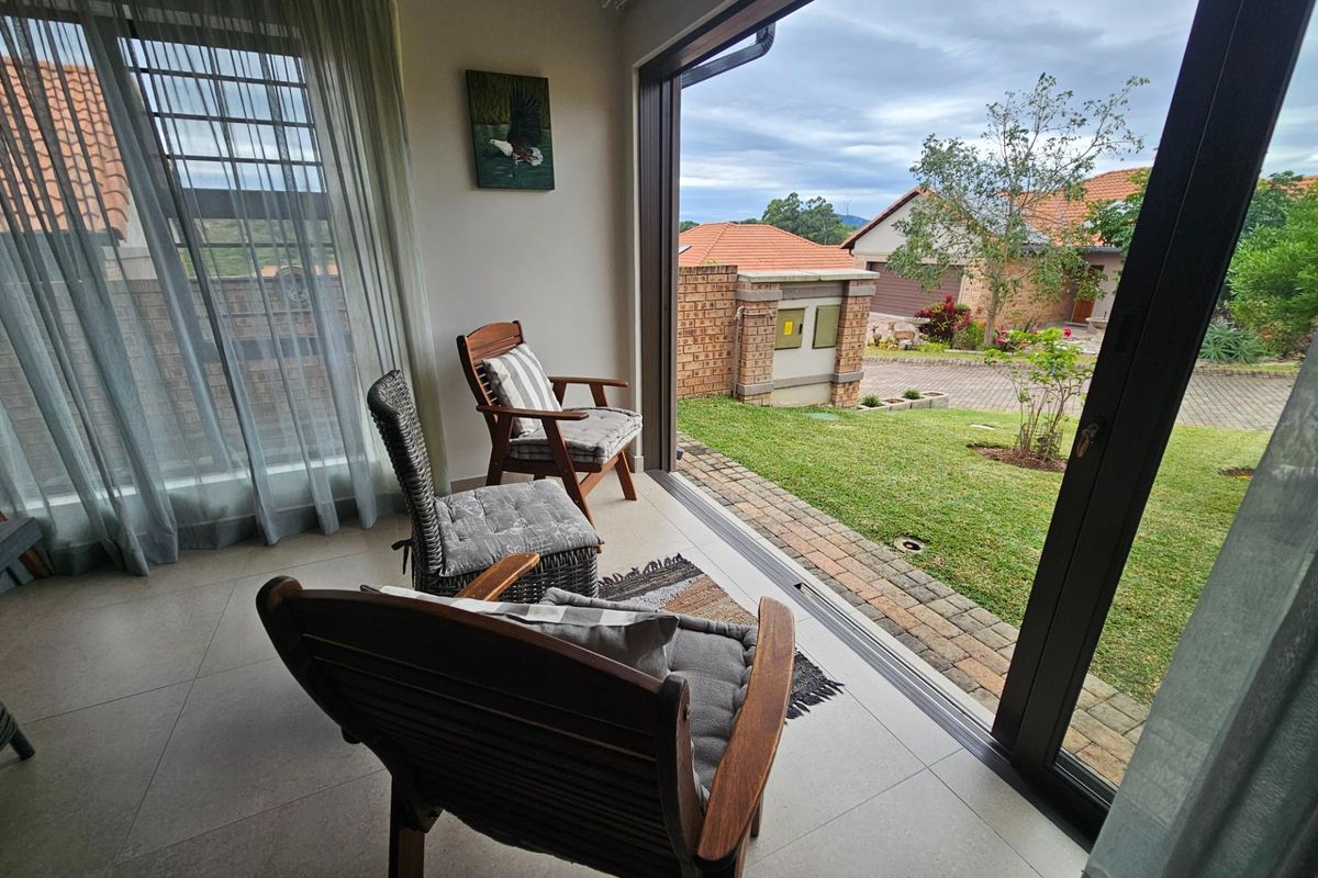 Ideal Lock-Up-and-Go 2 Bedroom House in Bateleur Estate - Photo 5