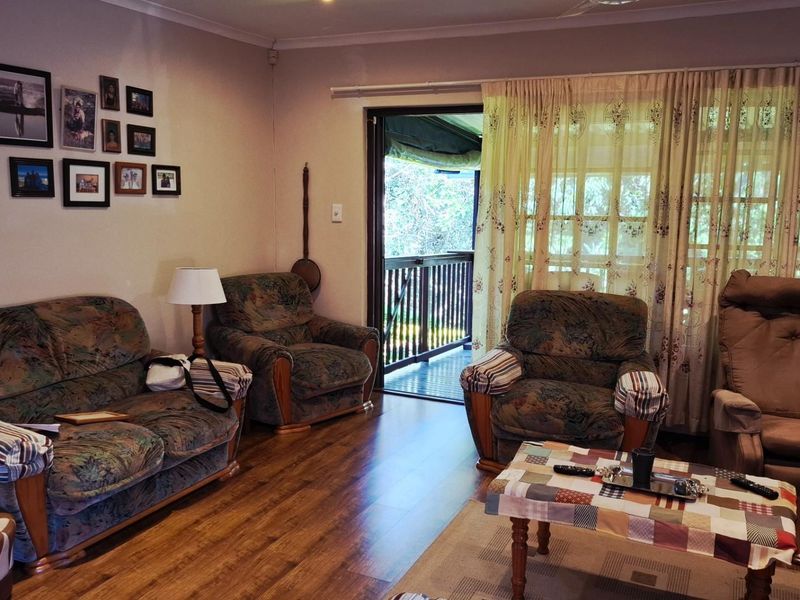 Townhouse For Sale in Margate, KwaZulu Natal - Photo 3