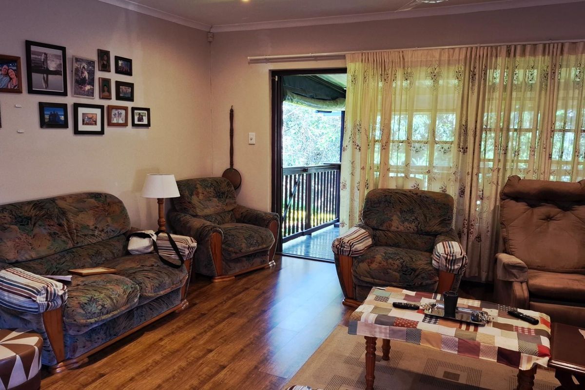 Townhouse For Sale in Margate, KwaZulu Natal - Photo 3