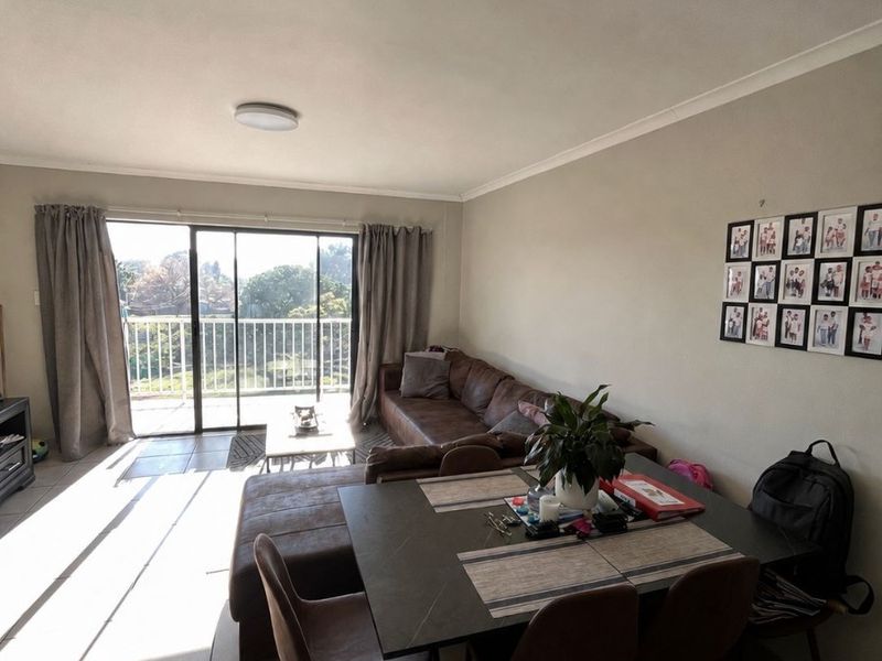 Stylish 2-Bedroom Apartment with Balcony Living in De La Haye, Bellville - Photo 5