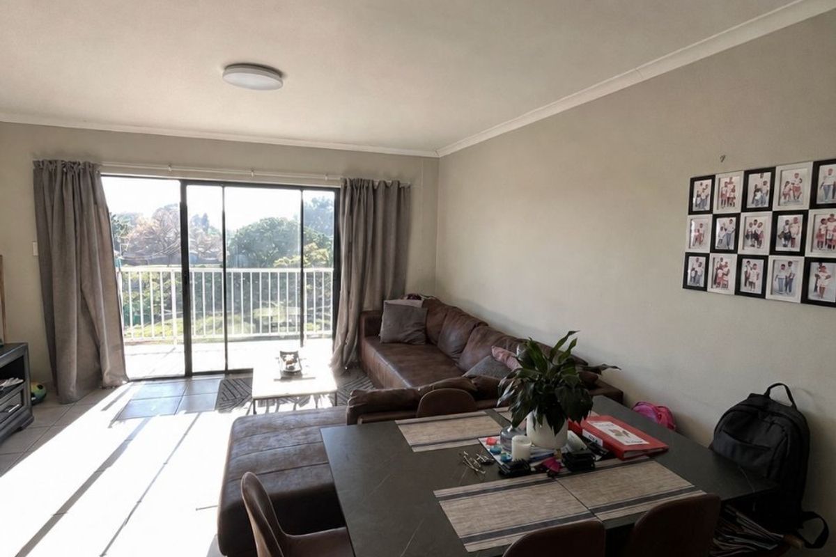 Stylish 2-Bedroom Apartment with Balcony Living in De La Haye, Bellville - Photo 5