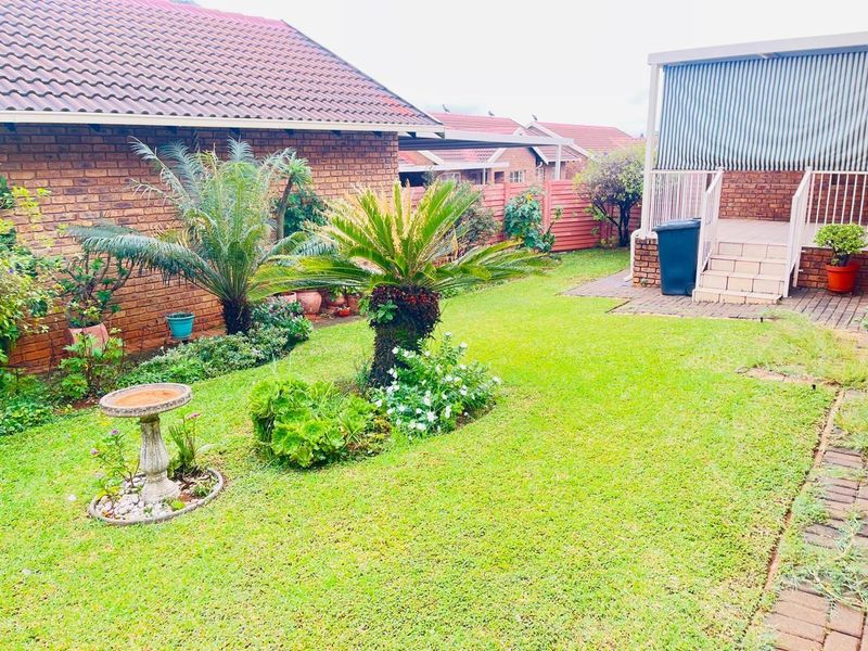 3 Bedroom Townhouse For Sale in Florauna, Pretoria - Photo 9