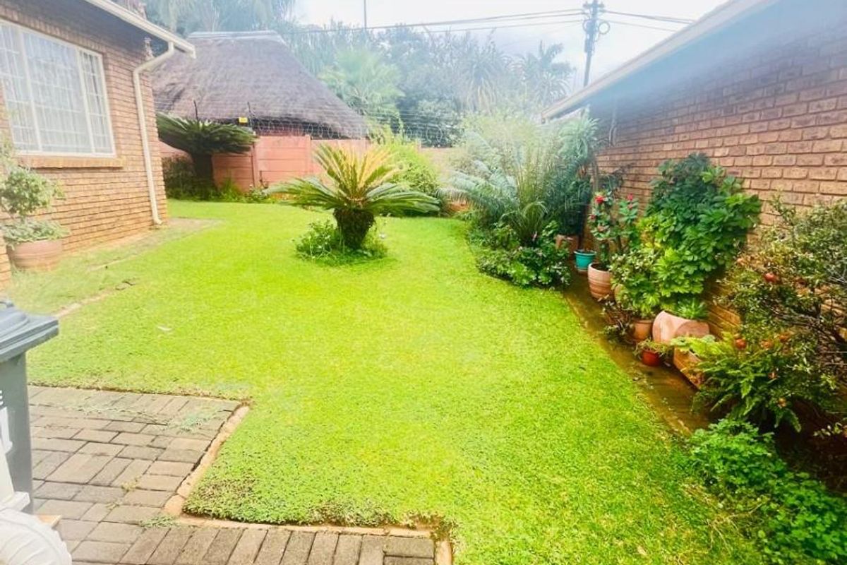 3 Bedroom Townhouse For Sale in Florauna, Pretoria - Photo 4