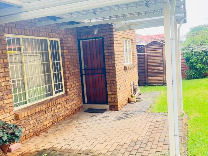 3 Bedroom Townhouse For Sale in Florauna, Pretoria - Photo 7