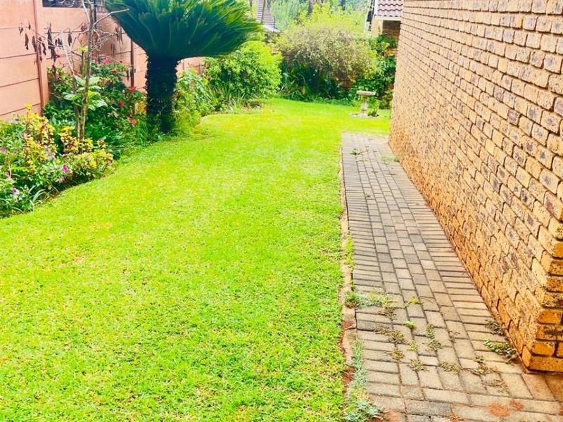 3 Bedroom Townhouse For Sale in Florauna, Pretoria - Photo 5