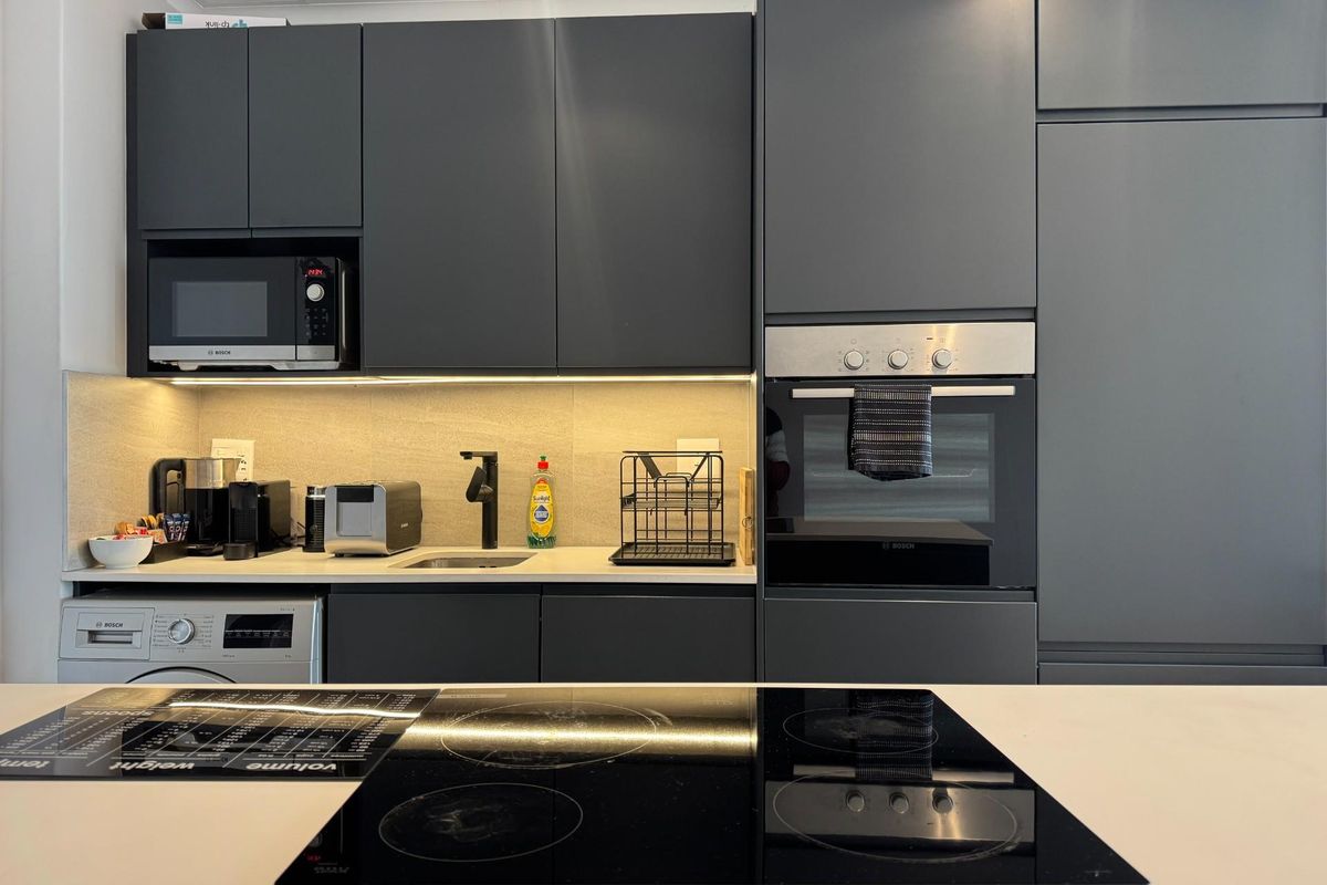 Turn-Key Airbnb Investment Opportunity in the sought-after Green Point - Photo 4