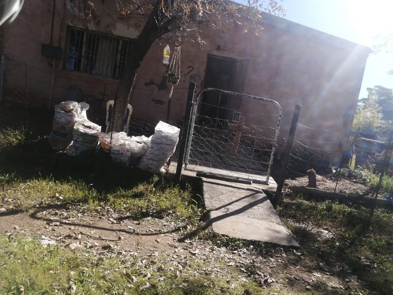 Large 2 Bedroom, Fixer upper with 3 Erfs for sale in Rouxville, Free State - Photo 3