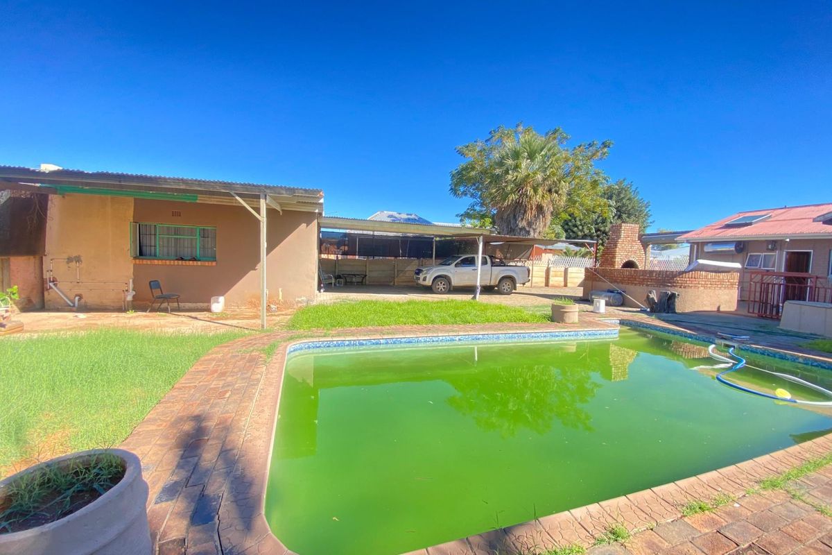 House For Sale in Verwoerdpark, Kimberley - Photo 5