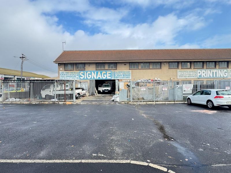 2,000m2 Industrial Warehouse For Sale in Beaconvale, Cape Town | Well-Located Industrial Property - Photo 2