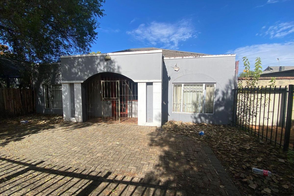 House For Sale in Westdene, Bloemfontein - Photo 3