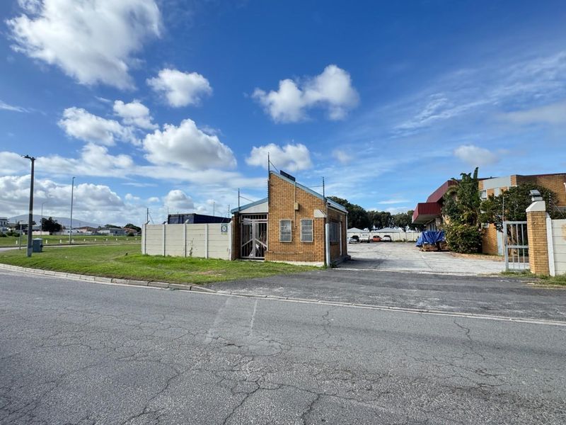 1,600m2 Food Grade Industrial Warehouse To Let in Epping 2 | Link Access and Secure Yard - Photo 3