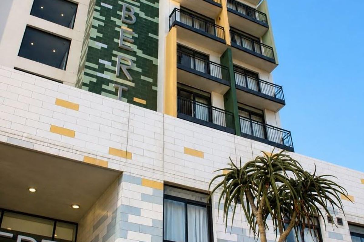 Fully Furnished Apartment In Woodstock with Table Mountain Views - Photo 3